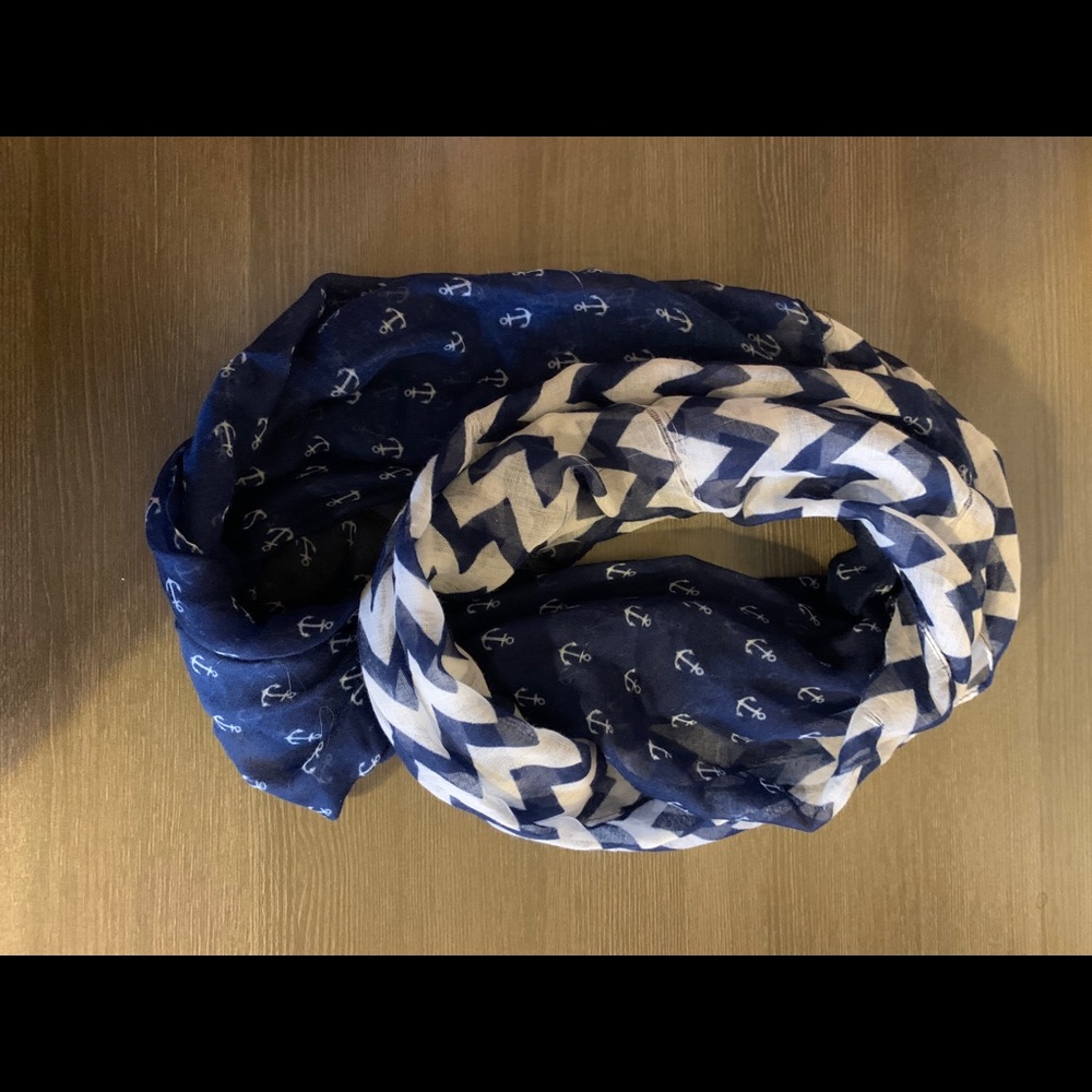 Designed Infinity Scarf - Picture 4 of 4